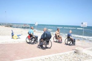 disabili in spiaggia a Bari